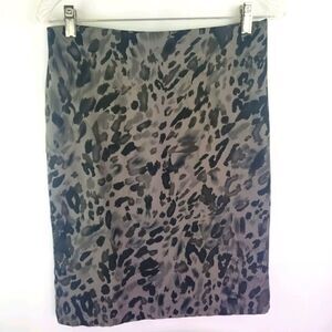 ANN TAYLOR SKIRT. Size 2.